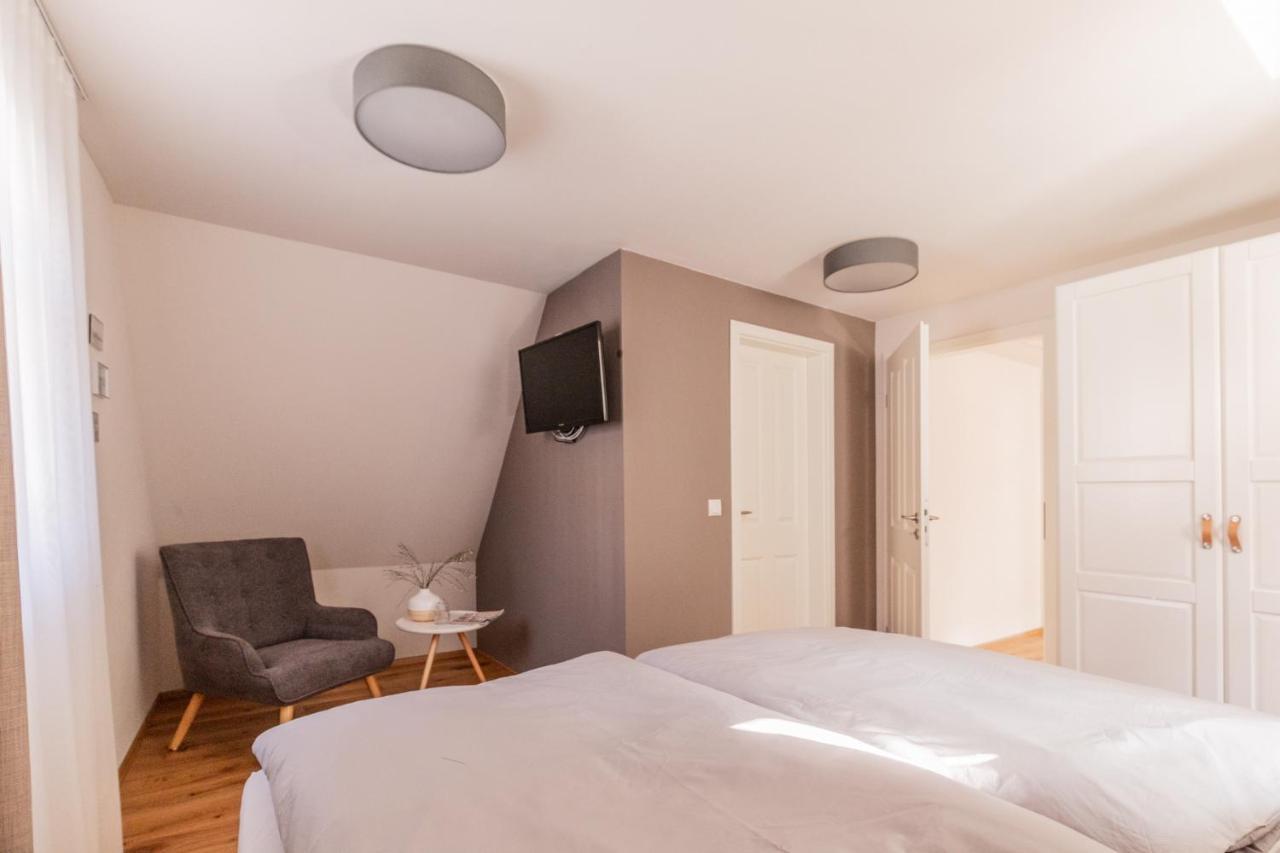 Maindrei - Schlafen Am Fluss Hotel Margetshoechheim ภายนอก รูปภาพ