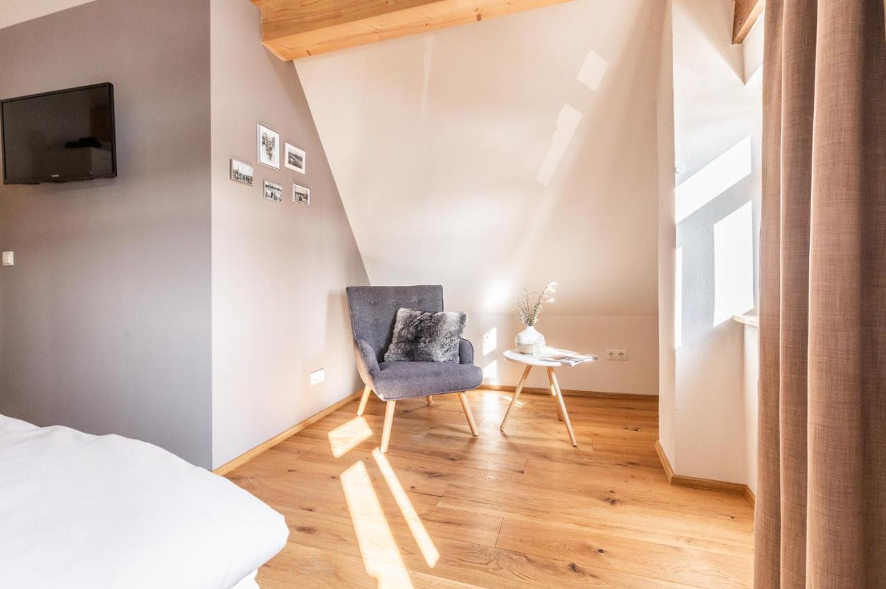 Maindrei - Schlafen Am Fluss Hotel Margetshoechheim ภายนอก รูปภาพ